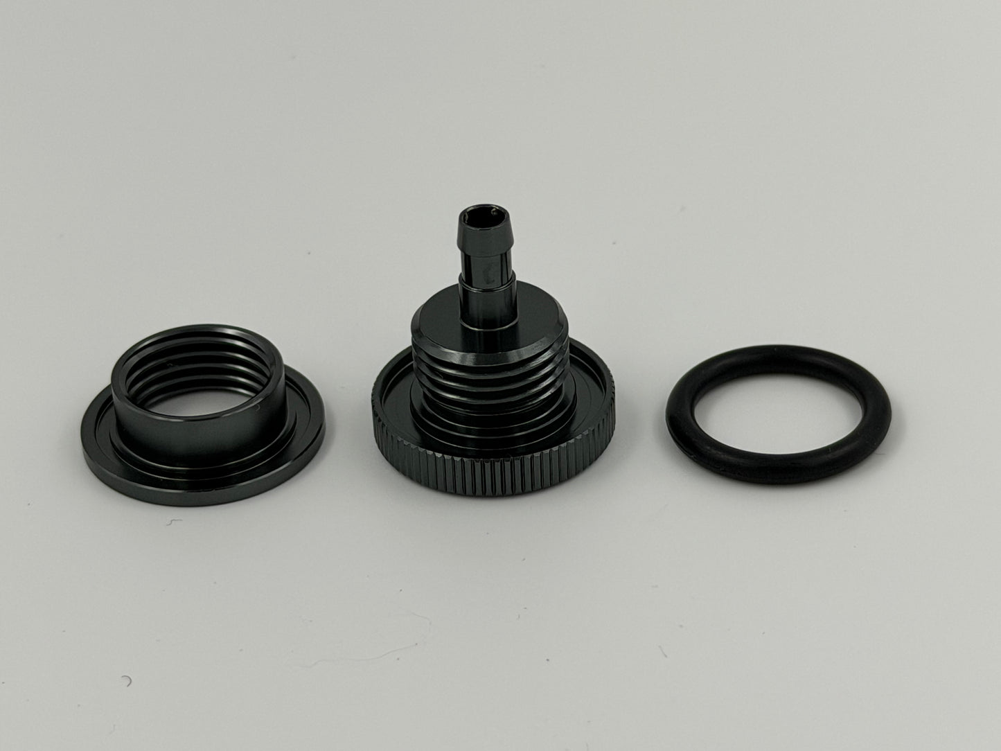Fuel tank bulkhead insert