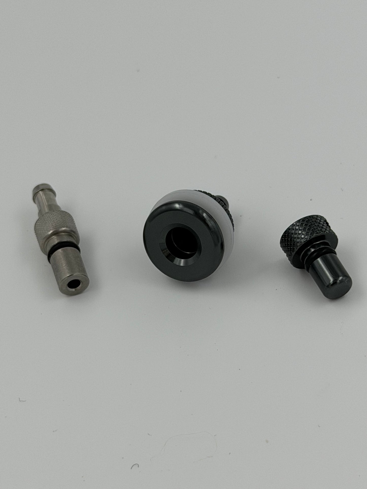 Fuselage vent kit assembly - including bung and taxi tank male fitting